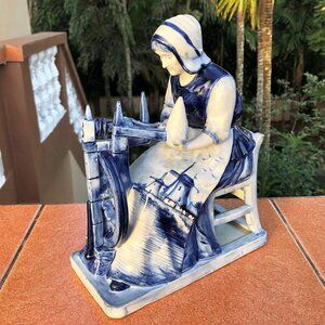 LARGE! Rauenstein Thüringen Delft Spinster Spinning Wheel Figurine Statuette